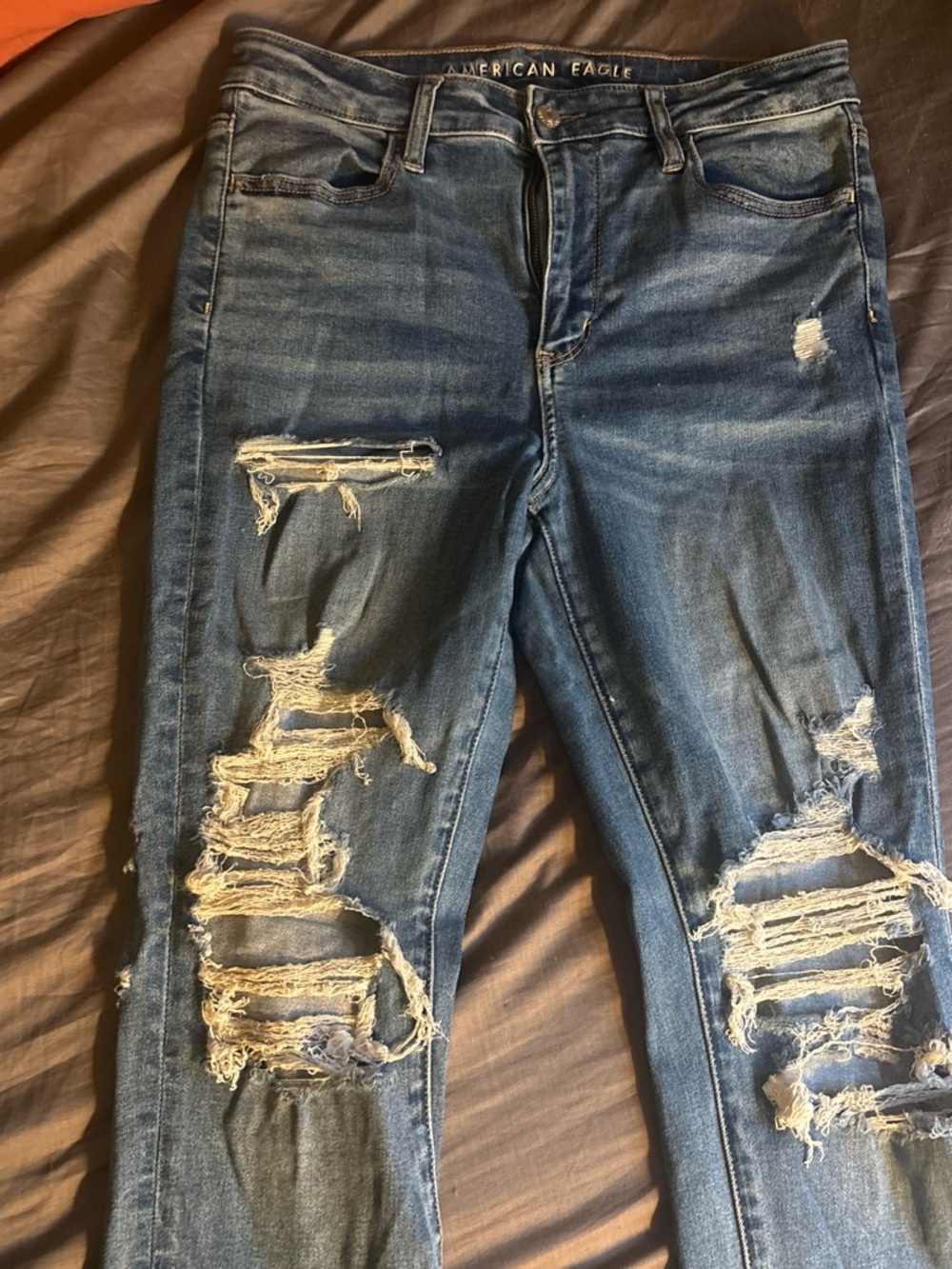 Vintage American Eagle Outfitters Woman’s Ripped Dark Blue Skinny Jeans